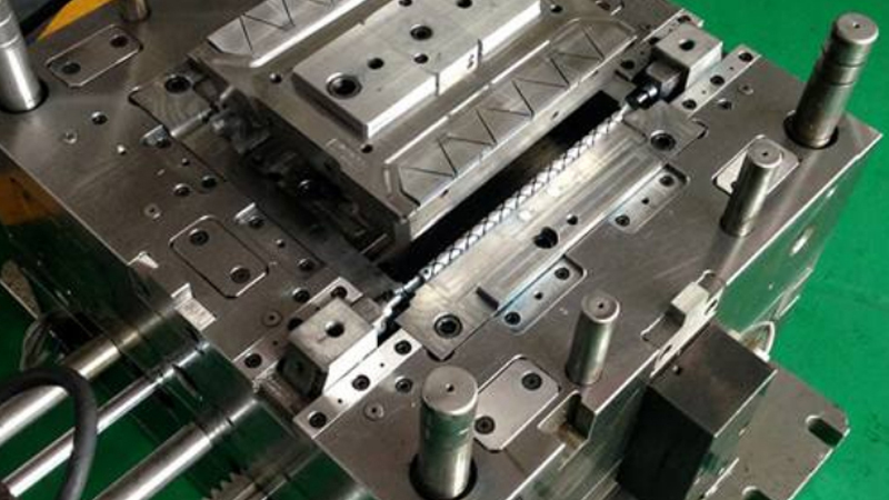 深圳塑膠模具廠，塑膠模具配件有哪些?